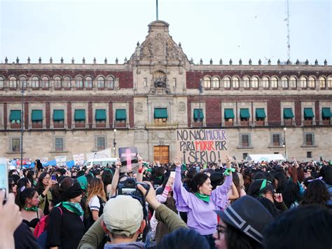  Zócalo 2019: Wstrząsające protesty przeciwko przemocy wobec kobiet w Meksyku